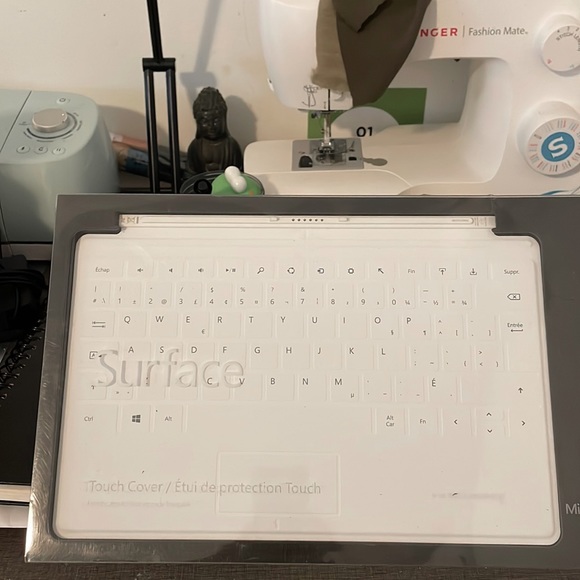 Microsoft Surface Pro 2 key board - Picture 2 of 2